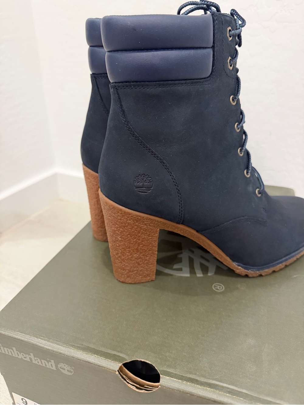 Timberland Navy Lace-Up Leather Block Heel Ankle Boots - Picture 3 of 8